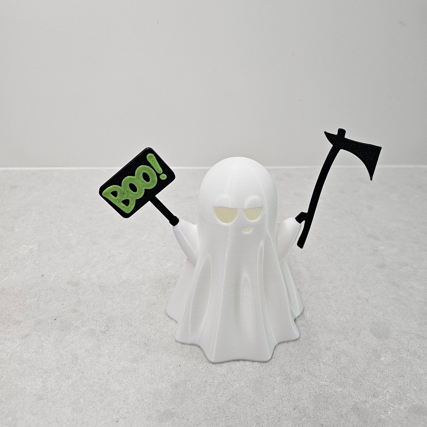Menacing Ghost Lamp – Spooky Vibes with Personality